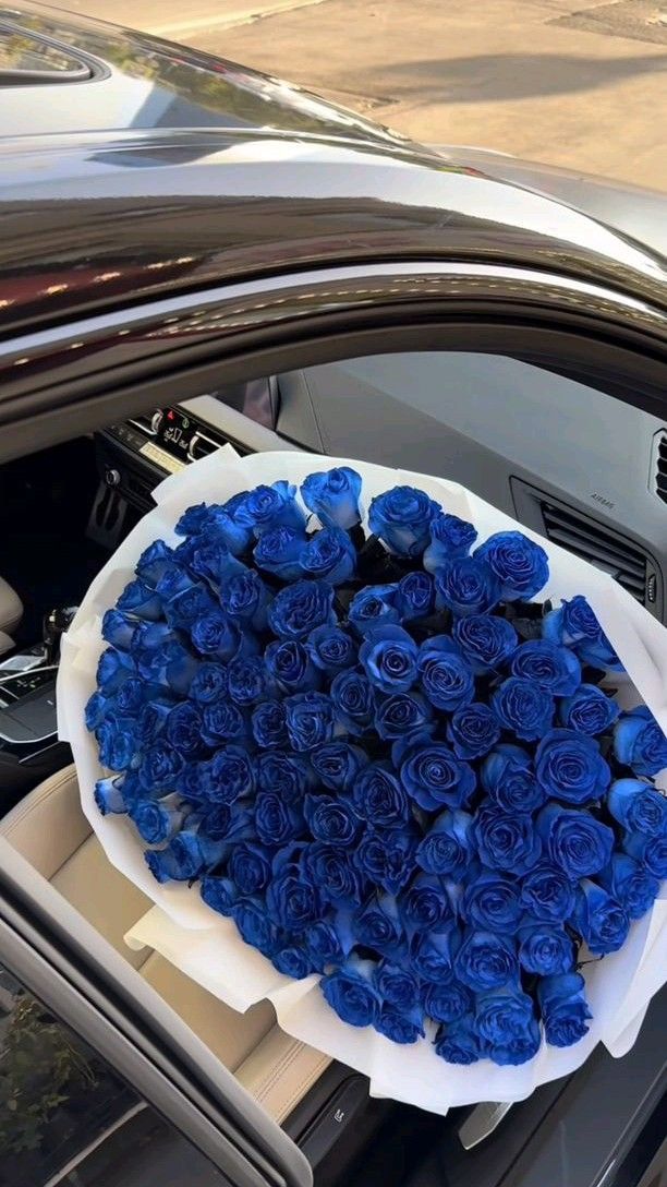 Bouquet of Blue roses